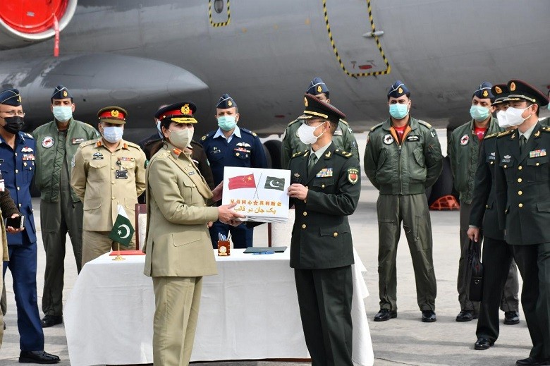 People’s Liberation Army - The Chinese People’s Liberation Army (PLA) has donated the COVID-19 vaccine to Pakistan Armed Forces. In a statement, the Director General Inter-Services Public Relations (ISPR) Major General Babar Iftikhar said that Pakistan military is the first foreign military to receive vaccine assistance/donation from the PLA. However, keeping with the Pakistan Armed Forces’ traditional spirit of ‘nation comes first, always and every time’, it has been decided to contribute the complete vaccine donation by the PLA to Pakistan military in the national vaccine drive to be administered to front line healthcare workers across Pakistan who are real heroes fighting against the COVID-19 pandemic and saving precious lives. The director general ISPR said that Pakistan’s Armed forces extend their deepest gratitude to the PLA and People’s Republic of China for this magnanimous donation during testing times.