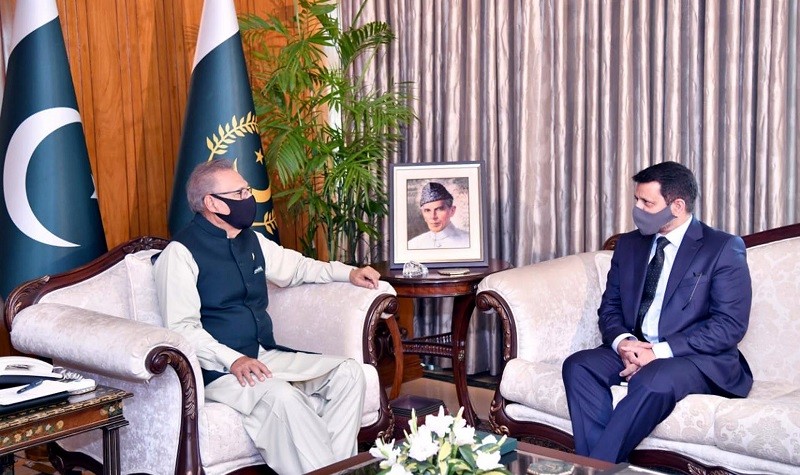 Uzbekistan - President Dr. Arif Alvi has underscored the need for further strengthening the existing bilateral relations with Uzbekistan in all areas of mutual interests including political, trade, economic and cultural fields. While talking to Pakistan’s Ambassador to Uzbekistan Syed Ali Asad Gillani at Aiwan-e-Sadr in Islamabad on Tuesday, the president said that it is essential to build political, economic, and cultural relations with Uzbekistan and interacts closely on issues of bilateral importance, regional developments, and international cooperation, especially through the exchange of high-level visits, parliamentary exchanges and ministerial interactions. The president asked the ambassador to work for the promotion of trade and economic relations between Pakistan and Uzbekistan. Dr. Arif Alvi emphasized the need to diversify Pakistan’s exports to Uzbekistan by including manufactured goods, finished products, pharmaceuticals, and services, etc. President Arif Alvi also asked the ambassador to work for the promotion of tourism in Pakistan as well as strengthening cultural linkages between the two sides. The president highlighted that parliamentary cooperation was highly essential to further deepen bilateral relations and stressed the need for promoting parliamentary exchanges between the two countries.