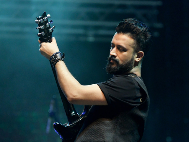 The all-time favourite Pakistani iconic singer Atif Aslam is not only good at his vocals but he is also a wonderful father. That makes him an overall superstar! However, we never get to have any idea about what these celebrities have to face backstage during concerts. Atif is making headlines these days for opening up about his childhood and personal likes and dislikes. He has also talked about how much supportive wife he has that Atif is so thankful to have her. Besides all these interesting stories, there is something that took away the breath of fans and it is about Atif’s son that he lost right before his performance in Turkey. Let’s find out the details below!  Atif Aslam Reveals about the Loss of His Child Right Before Performance  Celebrities are always there to entertain and put a smile on their fans’ faces. No matter how hard is the situation or how much tough life they are having, they prioritize their fans every time. Well… if you are wondering about how we can say so, here we have got an example from the legendary singer Atif Aslam.  The Doori singer recently appeared on AB Talks with Anas Bukhash, a YouTube show that highlights the human aspect of celebrities and influencers. Although Atif is now a father of a cute little son, however, he opened up about the loss of a child, surprising fans with the devastating revelation. He explained it as:  "I LOST MY KID AND I REMEMBER... SARAH WAS FOUR TO FIVE MONTHS PREGNANT AND I HAD TO LEAVE FOR A SHOW. IT WAS A SHOW IN TURKEY AND RIGHT BEFORE MY PERFORMANCE, SHE CALLED ME AND SAID THE BABY DOESN'T HAVE A HEARTBEAT ANYMORE.”  He further added:  "SO I WAS LIKE GO TO THE DOCTOR, ASK HIM WHAT'S HAPPENING AND HOW TO GO ABOUT IT. SHE SAID WE WENT TO THE DOCTOR AND HE SAID WE HAVE TO GO FOR SOMETHING ELSE."  The Time When Atif Felt Helpless!  Atif Aslam admitted how helpless he felt at that time. He gathered his words as:  "I LITERALLY HAD TO GO ON STAGE IN HALF AN HOUR. I WENT ON STAGE, PERFORMED FOR TWO AND A HALF HOURS. THERE WERE PEOPLE RIGHT IN FRONT OF ME, DRINKING, ENJOYING THEMSELVES... I COULD TELL THEY WERE HAVING A GOOD TIME. I CAME BACK TO MY ROOM AND IT WAS 11:30 OR 12 AT NIGHT. THIS WAS ANTALYA. I ASKED MY TEAM TO ARRANGE A CAR FOR ME. I WANTED TO GO TO KONYA AND VISIT SHAMS TABRAIZ AND RUMI'S SHRINE AND I WANTED TO BE ALONE."  This heartbreaking revelation brought tears to everyone’s eyes and no one could have it in imagination about how Atif managed with the concert that day. He never told anyone about his loss. A friend expressed an interest in accompanying him, but he had to refuse.  While remembering the days with a heavy heart, Atif said:  "I DIDN'T WANT ANYONE AROUND ME... I TOLD MY FRIEND I’M GONNA GO AND HE INSISTED SAYING I WANT TO GO, I WANT TO BE THERE WITH YOU. AND I REMEMBER HE ALWAYS WANTED TO GO TO THE SHRINE. CALL ME SELFISH BUT I DIDN'T TAKE HIM ALONG AND I LEFT. IT WAS A THREE- OR FOUR-AND-A-HALF-HOUR JOURNEY AND I WAS ONLY THINKING HOW HELPLESS WE ALL ARE."  He continued:  "THERE WAS NO ONE AT THE SHRINE. IT WAS RAINING AND I WAS BY MYSELF AT A PLACE WHERE NOBODY WOULD EVEN RECOGNIZE ME. I WOULDN'T ASK WHY DID YOU DO THAT. I WAS NOT IN THAT STATE. JUST...HOW HELPLESS WE ALL ARE. WE HAVE CONTROL OVER NOTHING AND YET, WE FIGHT OVER EVERYTHING."  Final Word  Atif Aslam's revelation is a reminder that we don't always know what's going on in people's lives. Loss and grief are personal things that celebrities don't have to share with the public. This story is for all of us to take a look at a small part of the most famous celebrity’s world who entertains people to the fullest. We need to remember that these celebrities also have hearts and they are human beings like us. These celebrities also get hurt and sometimes suffer through the worst situations in life just like the rest of us do.