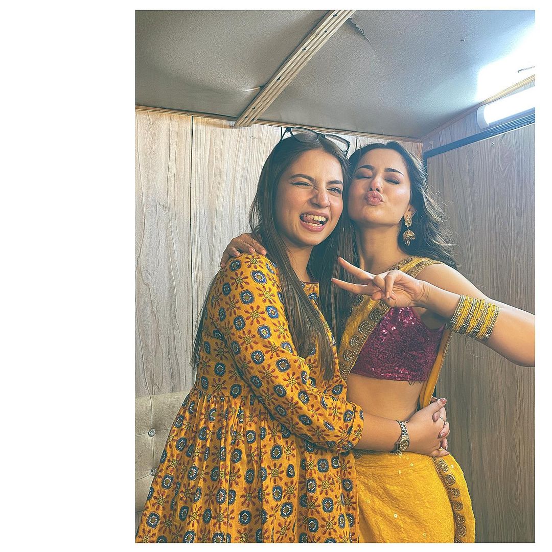 The ‘Pawri Girl’ Dananeer Mobeen and her sister are having a great time these days with Hania Amir and other friends from the industry. Hania and Pawri Girl keep on posting their clicks from the memorable moments they spend together on social media. The fans are though surprised about how Dananeer has got into so close friendship with Hania and others after her ‘Pawri’ video went viral. They are even questioning if they have any good terms a long time before or it’s merely good chemistry that has clicked on Dananeer’s luck. Well… we know that netizens have always so many questions to ask from celebrities.  However, we came across a video in which Hania is seemingly force-feeding Dananeer and netizens are criticizing it. Is it all about fun or being too much clingy? So, here we have got further details!  Hania Amir Force Feeds 'Pawri Girl' - Is It Fun or Being Too Clingy?  Recently, we came across a viral video on Instagram in which we can see Hania Amir having Pawri Girl Dananeer sitting in her lap. The girls are having some quality time with family like friends i.e., Wajahat Rauf and family in a restaurant.    In this video, Hania Amir is seemingly force-feeding Dananeer with some chicken, mashed potatoes, and broccoli while Pawri girl is munching on just like a kid. Watch this video!  Netizens React to Hania’s Video with Pawri Girl!  As soon as this video made its way to Instagram, the netizens gathered to pass comments in criticism calling it ‘overacting.’ However, the rest of the netizens consider it a friendly fun moment the two girls had while having food.  Earlier, the two ladies met and promptly clicked and are often spotted sharing a sisterly bond. On the work front, Hania and Dananeer both were the brand ambassador for the Pakistan Super League team Peshawar Zalmi.  So, what do you think about this video? Is Hania Amir force-feeding Dananeer while taking it as a fun activity or is it being too clingy? Don’t forget to share your valuable feedback with us!