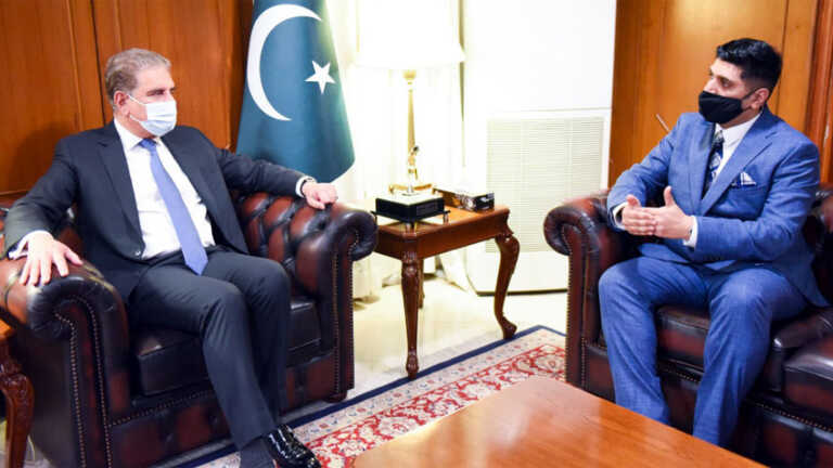 Lord Wajid Khan meets FM Qureshi