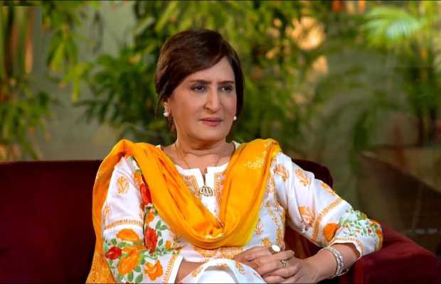 Pakistan's veteran actress Sumbul Shahid passed away earlier today due to Covid-19. Her sister Bushra Ansari kept on updating about her sister's health on social media. Sumbul tested positive about a month ago and was undergoing treatment in a hospital in Lahore. Here we have got further details! Sumbul Shahid Passes Away Due To COVID-19! Bushra Ansari had been informing everyone about her sister's health following critical condition due to COVID-19. With the consideration of Sumbal's condition, doctors placed her on a ventilator.  Sisters Bushra and Asma Abbas had appealed to their fans to pray for their ill sister's recovery as her condition worsened. However, after a month-long battle with COVID-19, Sumbul passed away today.  As soon as this sad news surfaced, condolences are in order from celebrities and fans.  The star appeared in many dramas like Malika-e-Aliya, Ishqaaway, and Takay Ki Ayegi Baraat. Sumbul Shahid was best known for her work in Golden Girls and was widely popular for her role in Dolly Ki Ayegi Baraat. Her last appearance was in the drama Nand with Shahroz Shabzwari, Minal Khan, Ijaz Aslam and others stars. It is pertinent to mention here that a year ago Sumbul had to go through the toughest time following her son Shiraz's death. He passed away in a paragliding accident in Chitral.  About Sumbul Sumbul Shahid is a Pakistani actress known for her roles in dramas Aeteraaf, Ishqaaway,  and Nand. Sumbul started her career as a hostess of the talk show 'Golden Girls'. Then she worked at a Punjabi channel 'Apna channel' for four years. She used to interview female politicians in Punjabi. 'Taaky Ki Aae Gi Barat' was her debut drama in which she played the role of mother of the protagonist; Taaka.  Her two sisters Bushra Ansari and Asma Abbas are also famous Pakistani actresses. Her other sister Neelam Ahmed Bashir is a writer.