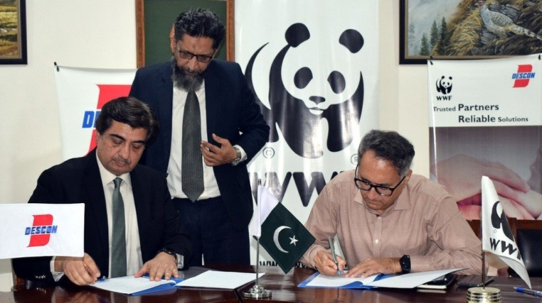 DESCON and WWF-Pakistan to remove plastic-garbage from Waste-Water Channels of Lahore