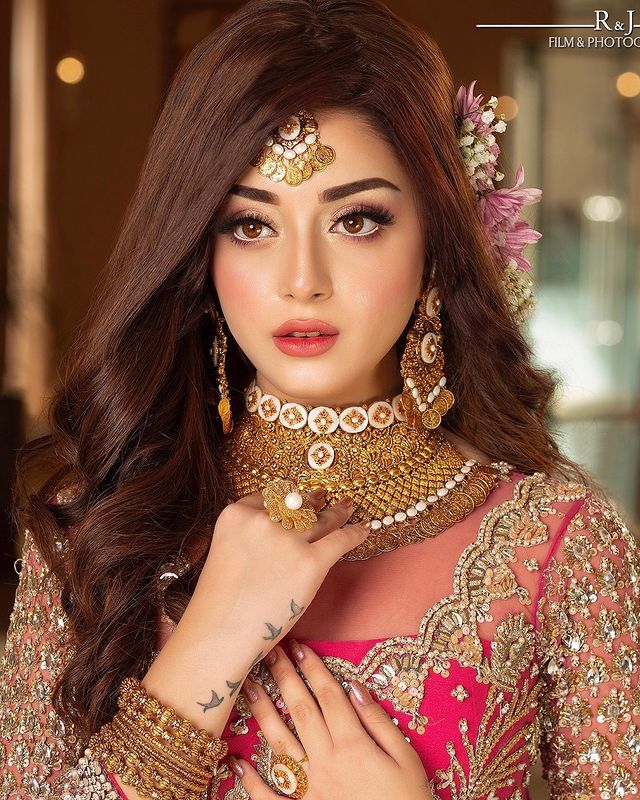 Stunning looks of Alizeh Shah
