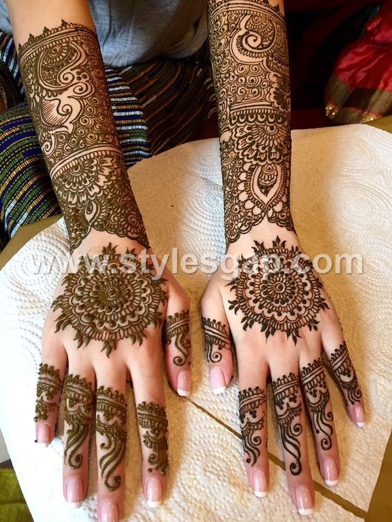 Mehndi designs for 2022 and 2023
