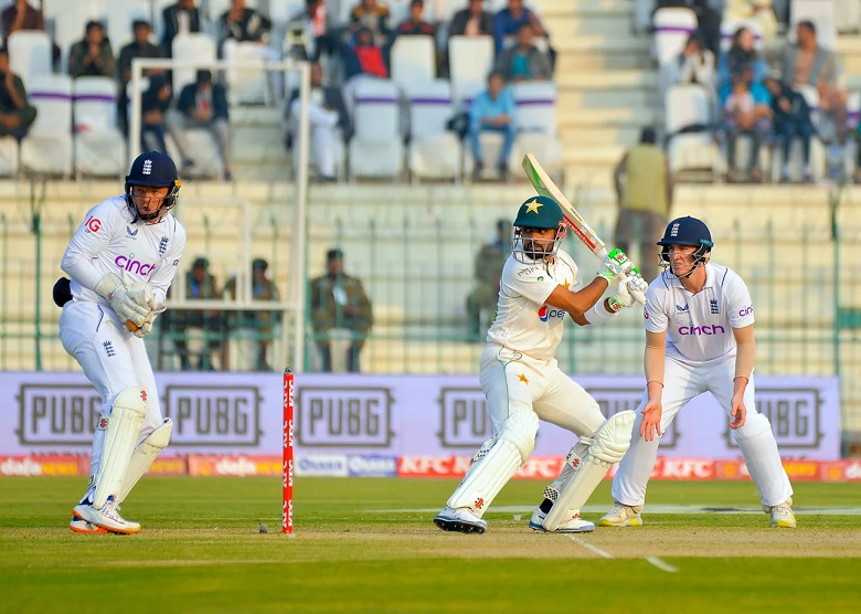 England beat Pakistan by 26 runs in 2nd Test in Multan, win three-match series 2-0