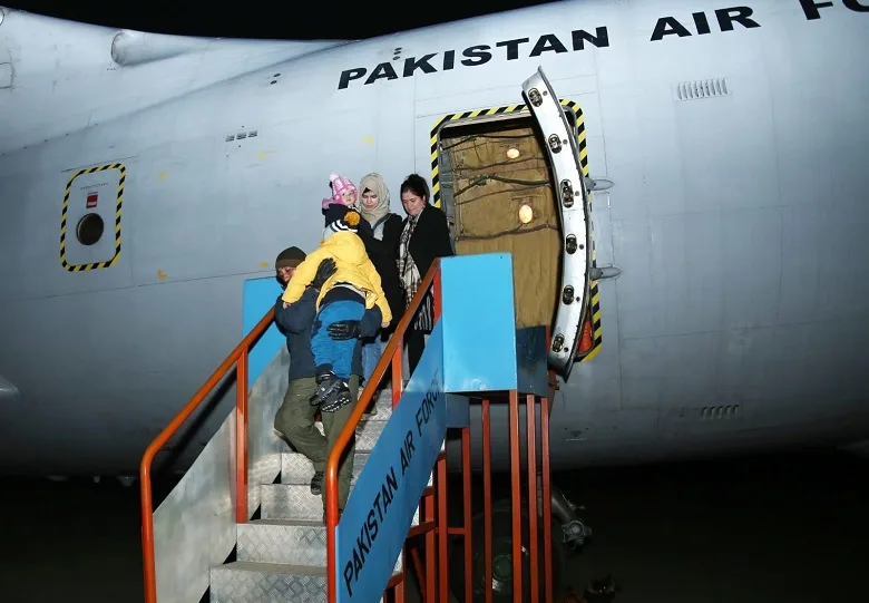 PAF's IL-78 aircraft evacuates Pakistani families & students from Turkiye