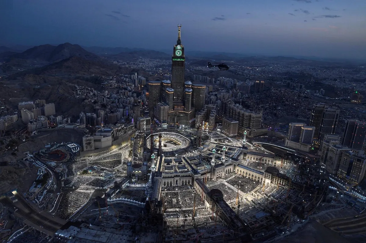 Top 10 Most Beautifully Built Mosques Around the World