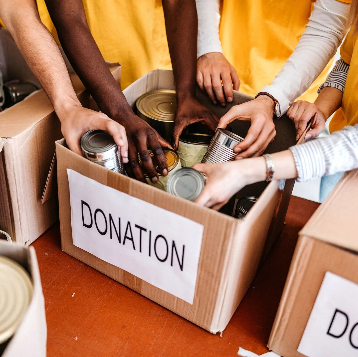 HOW TO GIVE DONATIONS IN UAE.