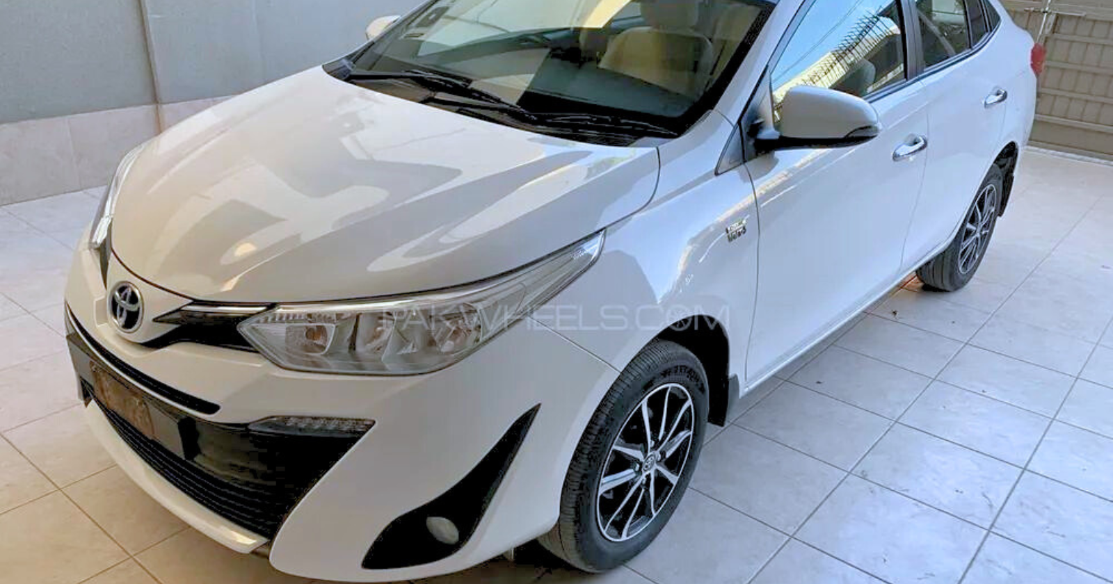 Toyota Yaris 2023 Side Picture 