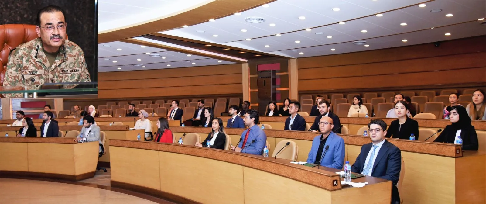 Group of Students from US’s Harvard University meets General Asim Munir