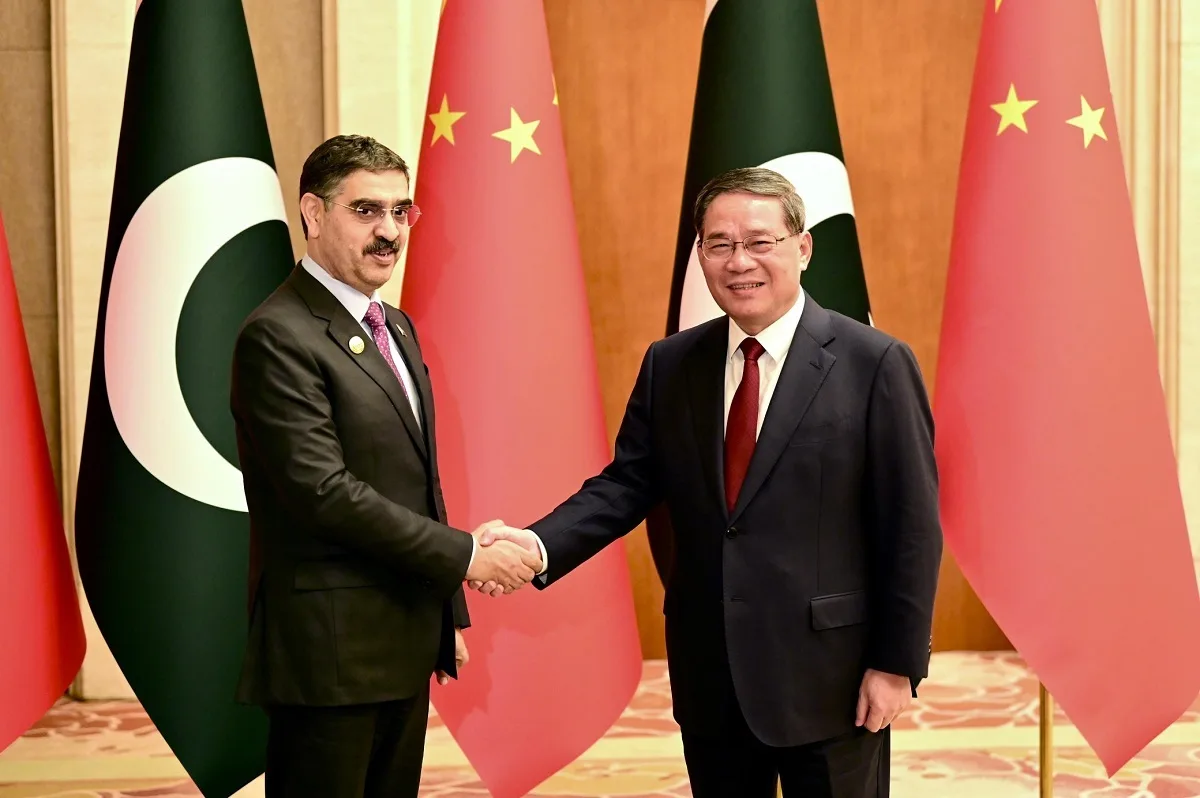 Pakistan, China PMs agree to further strengthen high-level dialogue & engagement