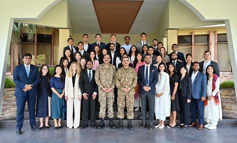 Students delegation from Harvard Business School meets Army Chief General Asim Munir