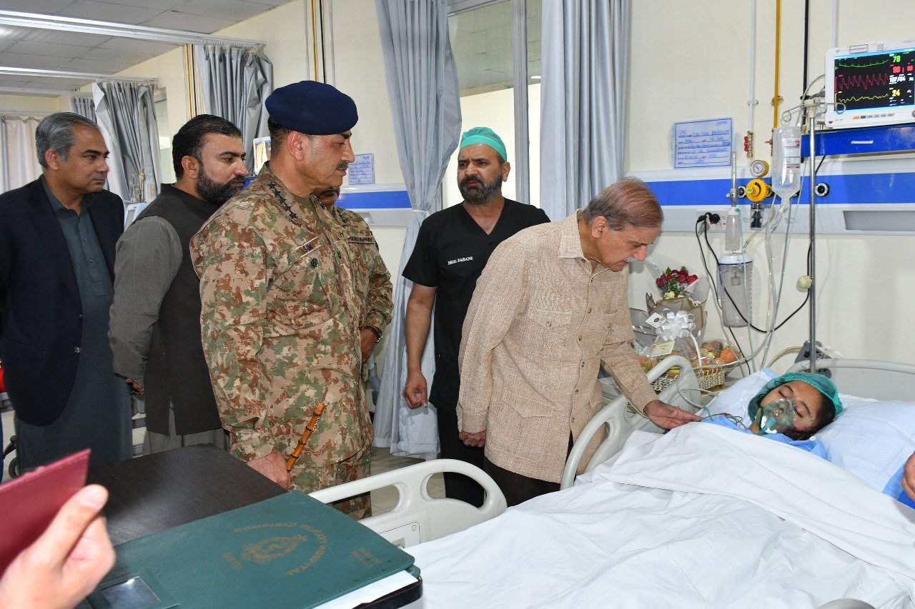 PM Shehbaz Sharif and Field Marshal Syed Asim Munir visited injured children in Quetta