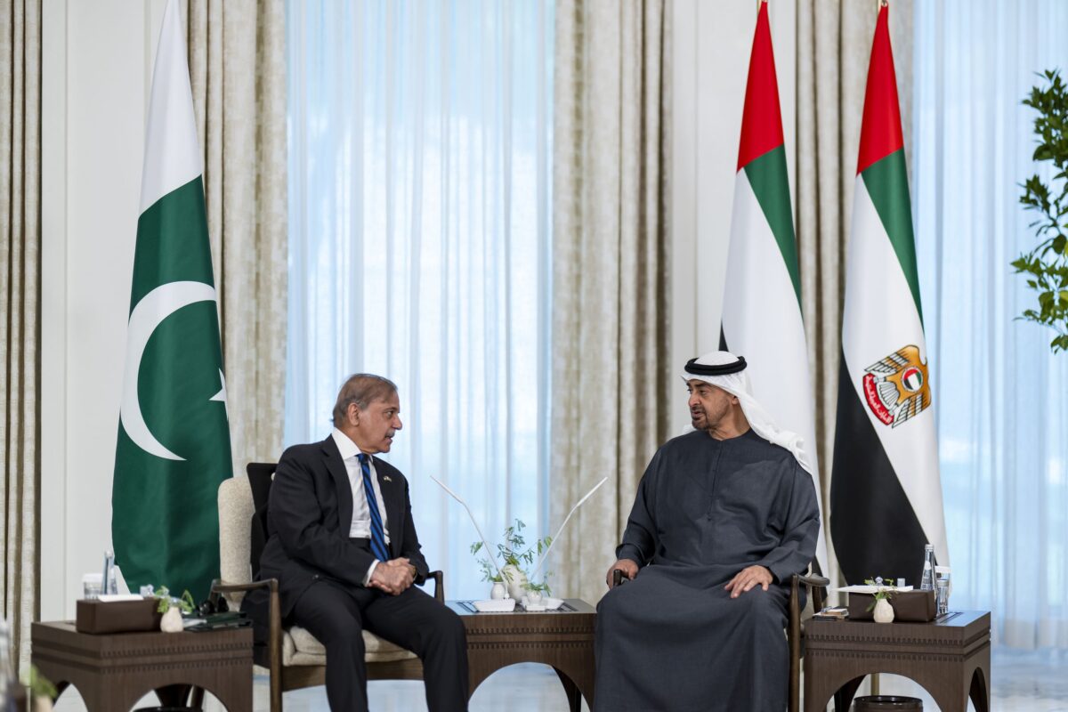 President UAE Sheikh Mohamed bin Zayed Al Nahyan and PM Shehbaz Sharif discussed ways to strengthen bilateral cooperation Monitoring Desk: UAE President Sheikh Mohamed bin Zayed Al Nahyan and Prime Minister Pakistan Muhammad Shehbaz Sharif during their meeting at Qasr Al Shati in Abu Dhabi, discussed ways to strengthen bilateral cooperation, with a particular focus on the economic, investment and development sectors. According to WAM News Agency, they reaffirmed their commitment to deepening constructive ties and broadening their partnership in pursuit of shared interests and national development goals that aim to deliver greater prosperity for both peoples. They also reread a range of regional and international issues of mutual concern and exchanged views on recent developments and emphasised the importance of supporting international efforts to promote stability and strengthen peace both regionally and globally. The meeting was attended by H.H. Sheikh Tahnoon bin Zayed Al Nahyan, Deputy Ruler of Abu Dhabi and National Security Adviser; H.H. Sheikh Hamdan bin Mohamed bin Zayed Al Nahyan, Deputy Chairman of the Presidential Court for Special Affairs; Sheikh Mohammed bin Hamad bin Tahnoon Al Nahyan, Advisor to the UAE President; Ali bin Hammad Al Shamsi, Secretary-General of the Supreme Council for National Security; Mohamed bin Mubarak Al Mazrouei, Minister of State for Defence Affairs, and Dr. Ahmed Mubarak Al Mazrouei, Chairman of the President's Office for Strategic Affairs and Chairman of the Abu Dhabi Executive Office. The meeting was also attended by the accompanying delegation of the Prime Minister of Pakistan, which included a number of ministers and senior officials.